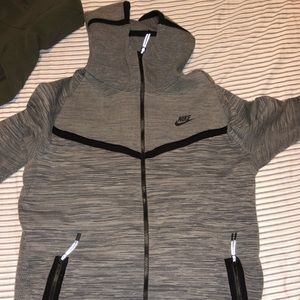 Nike Tech Knit Windrunner